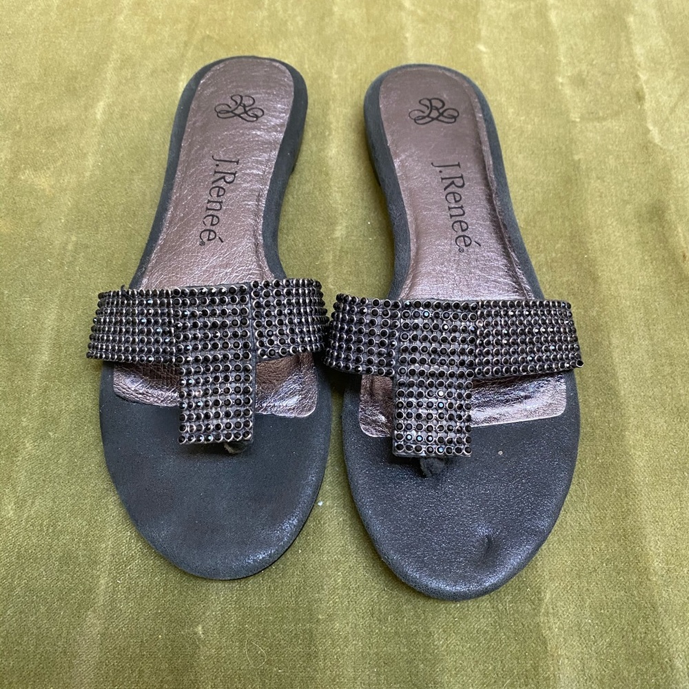 Decorated flat sandle